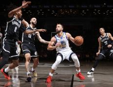 IM体育平台-包含勇士队主场取胜，库里贡献分的词条