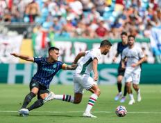 IM体育官方网-包含国际米兰横扫日本，范戴克状态火热的词条