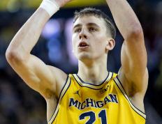 IM体育在线注册-马来西亚队横扫韩国队，黄鸭组合高光表现的简单介绍