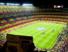 IM体育官网入口-湖人轻取雷霆显团队深度，布克惊艳四座成全场焦点