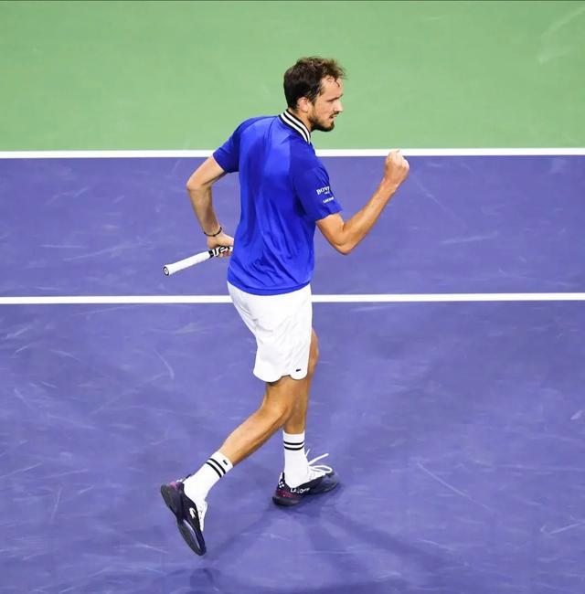 IM体育社区互动入口-西班牙网球队险胜日本网球队，梅德韦杰夫统治全场的简单介绍