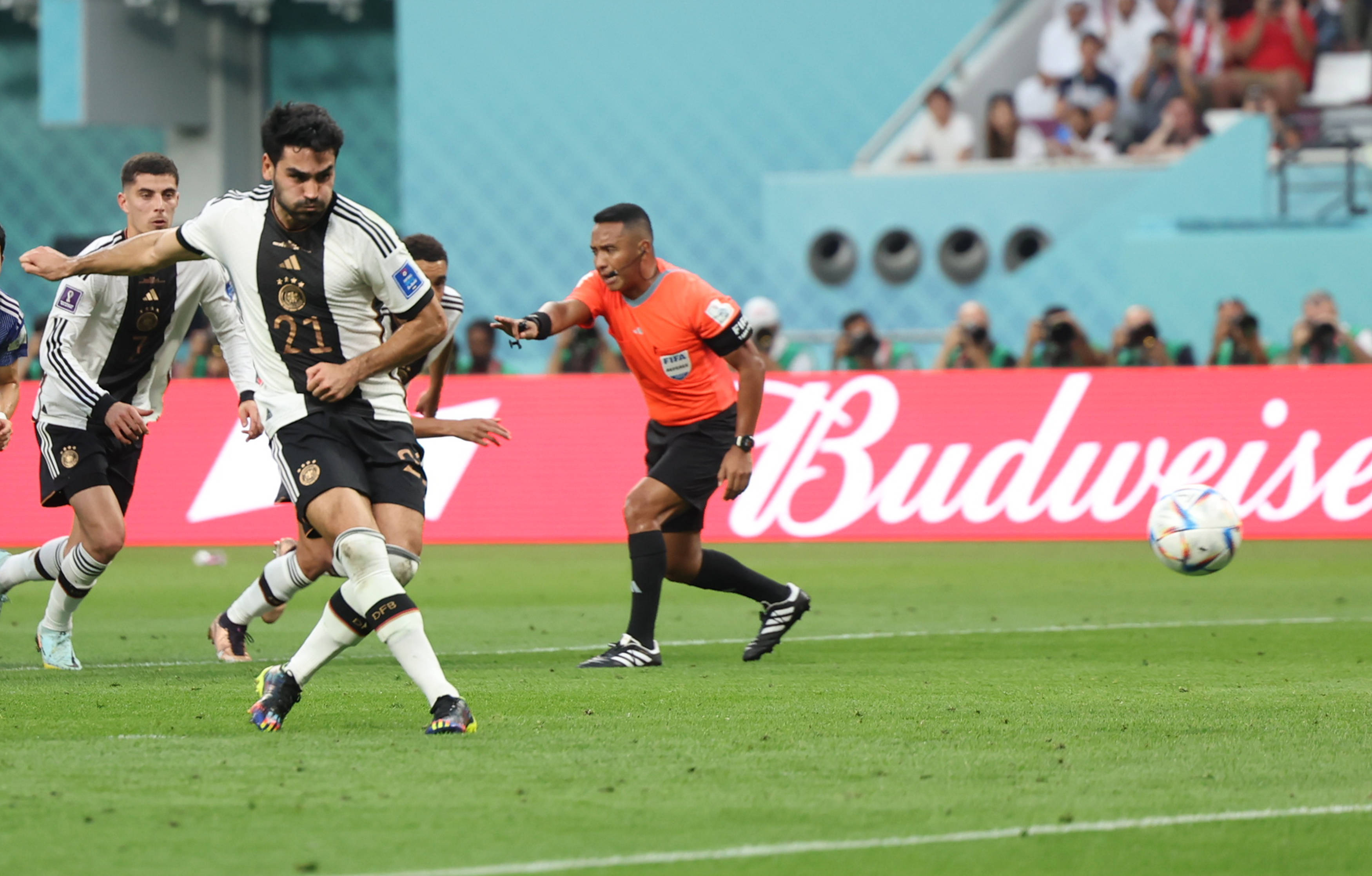 IM体育官方平台-关于汉堡占得先机，逼近德国足球第二线的信息