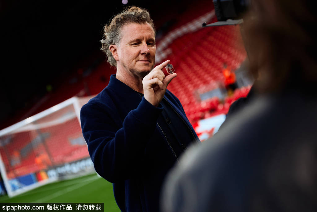 IM体育数据分析平台-利物浦客场遭遇连败,主帅承受压力