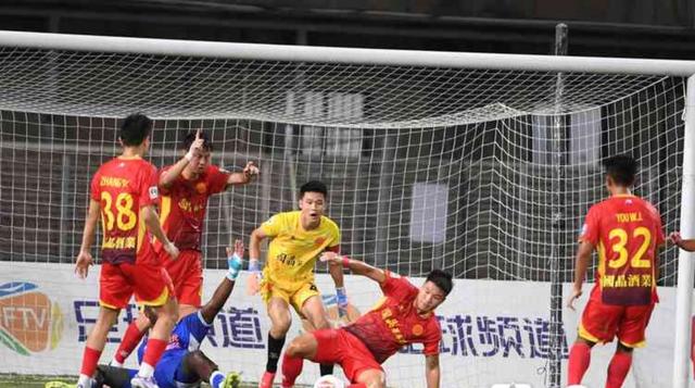 IM体育动画直播通道-顶尖对阵！足球联赛搏击中的绝对厮杀