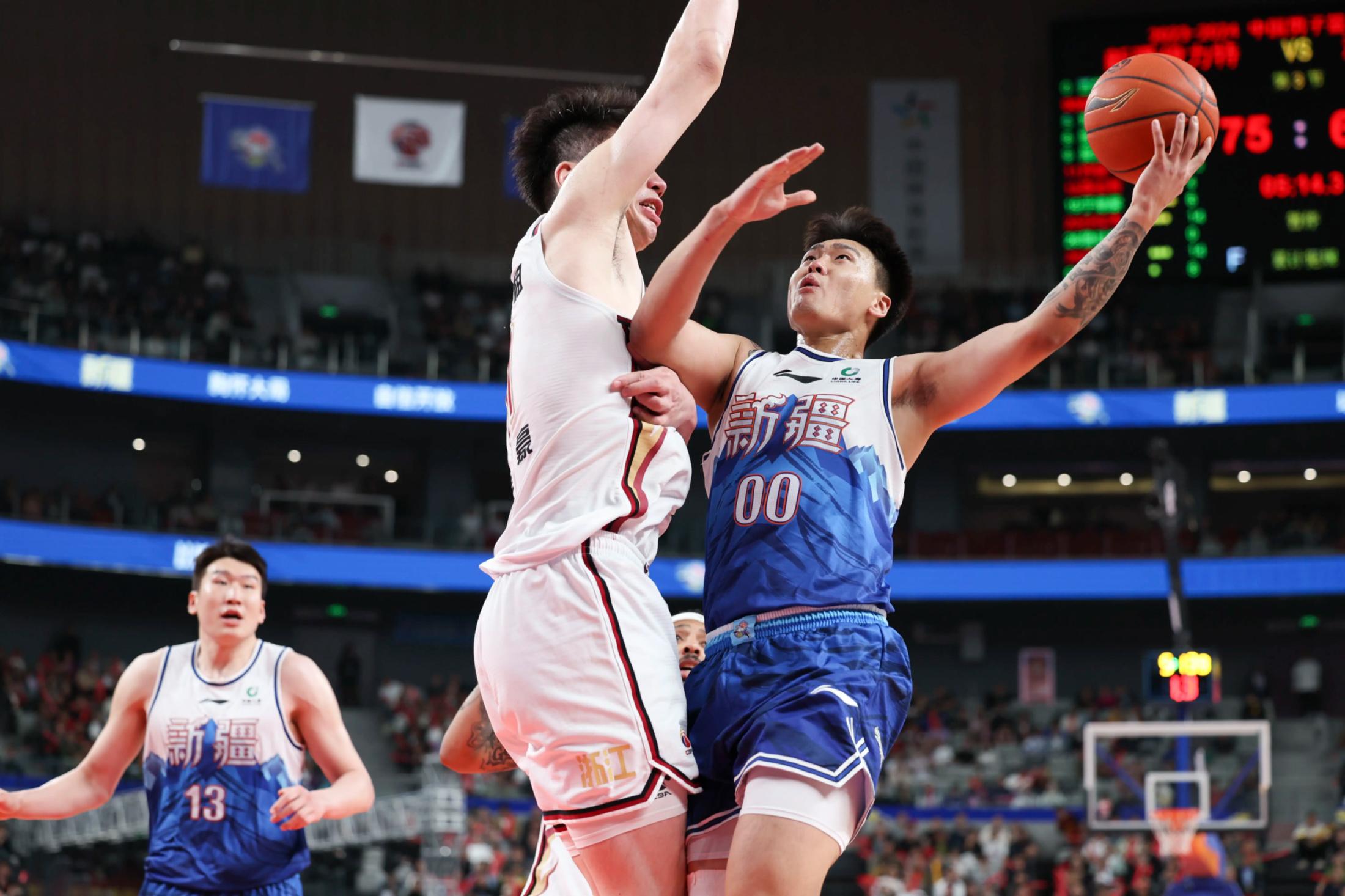 IM体育数据分析平台-新疆队轻取篮网，克莱带队取胜